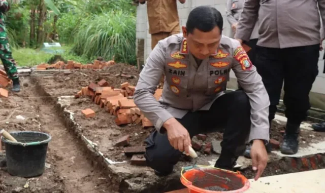 Polri Peduli, Polres Metro Tangerang Kota Bedah Rumah Ustad di Pakuhaji