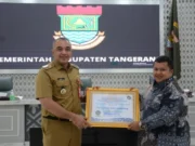 Bupati Tangerang Terima Penghargaan Predikat Pelayanan Publik 2022 dari Ombudsman RI