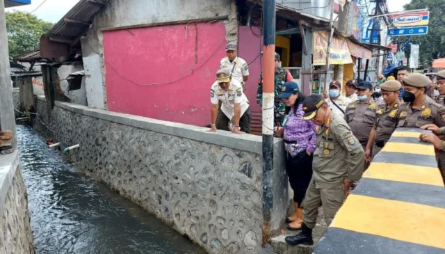 Pemkab Tangerang Tertibkan Bangunan di Atas Saluran Irigasi Desa Talagasari