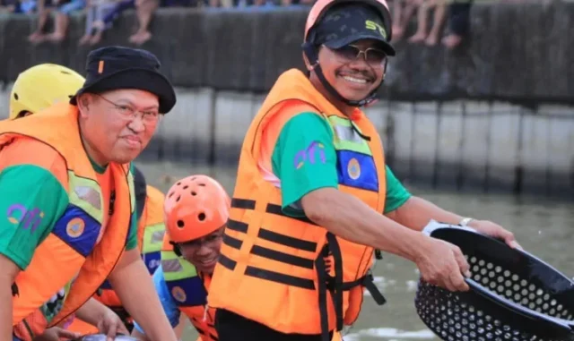 Ribuan Warga Berburu 2 Ton Ikan Patin di Cisadane, Jaga Kelestarian dengan Tidak Membuang Sampah di Sungai