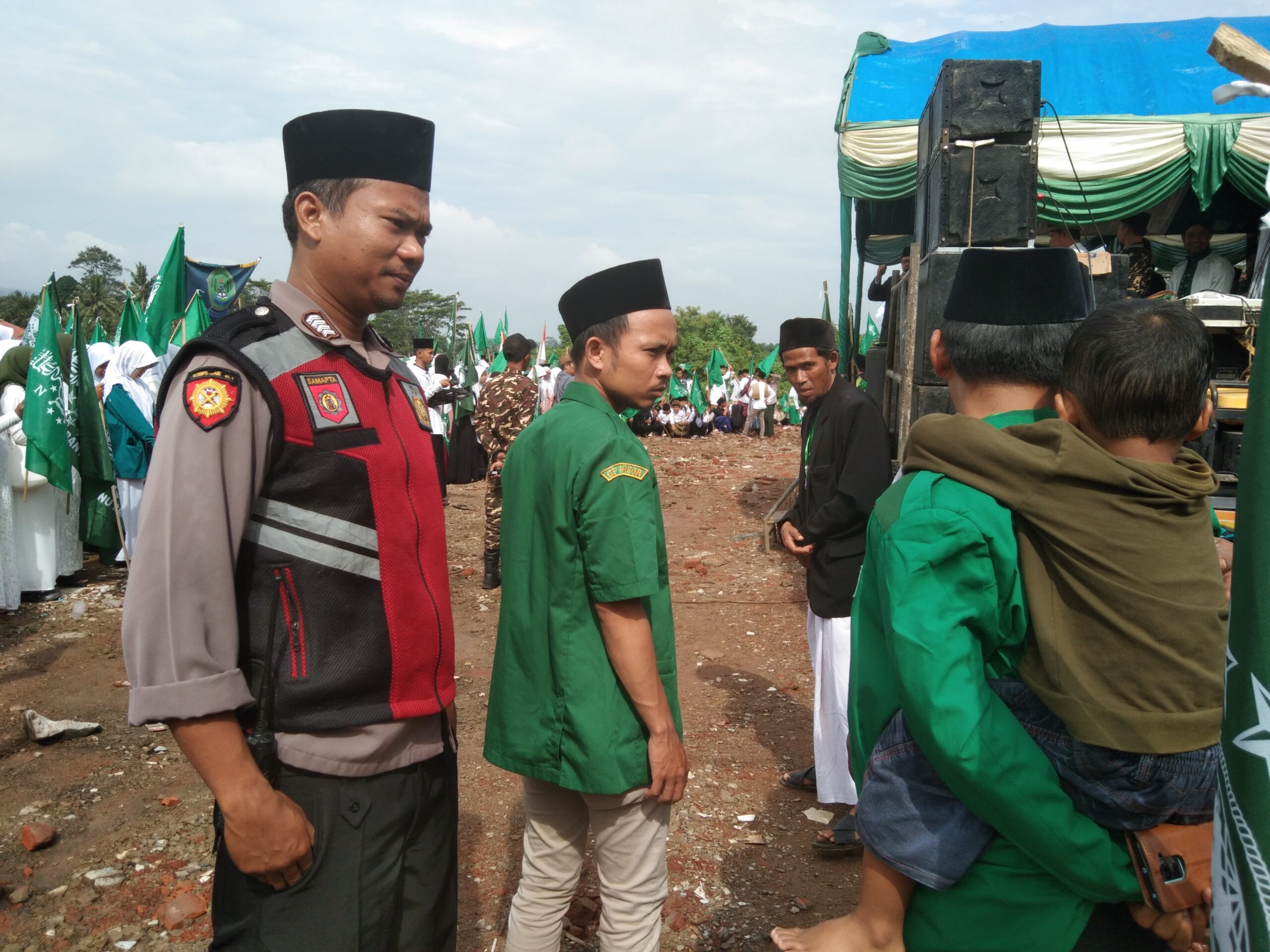 Personil Polsek Baros Polresta Serang Kota Kawal Kegiatan Satu Abad Nahdlatul Ulama MWC NU Kecamatan Baros