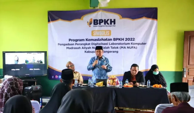 Muhammad Rizal Berikan Bantuan Lab Komputer ke sekolah MA Nurul Falah di Desa Talok Kresek