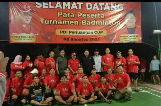 Buka Lomba Badminton PDI Perjuangan Cup di Teluknaga, Irvansyah ajak Masyarakat Berpolitik Riang Gembira