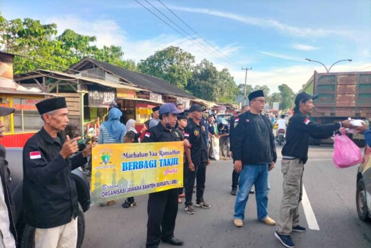 Ultah Ketum JBB Isi Ramadhan Berbagi Takjil Dan Buka Bersama