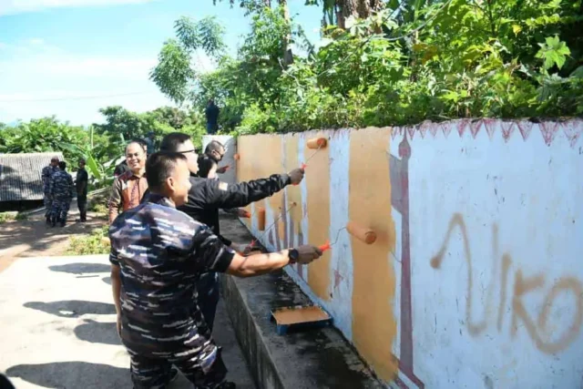 PERCANTIK KOTA MERAK, DANLANAL BANTEN GANDENG GENERASI MUDA BANGUN BUKIT BERWARNA DI GERBANG BARAT PULAU JAWA