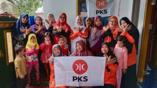 Di Akhir Ramadan, PKS Sukadiri Gelar Baksos Kesehatan