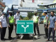 Jadi Jalur Perlintasan Mudik, Kota Tangerang Mulai Pasang Rambu Petunjuk Jalan