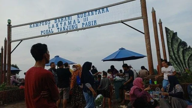 Keren! Berwisata di Pantai Tanjung Pasir Kabupaten Tangerang saat Lebaran Hari Kedua