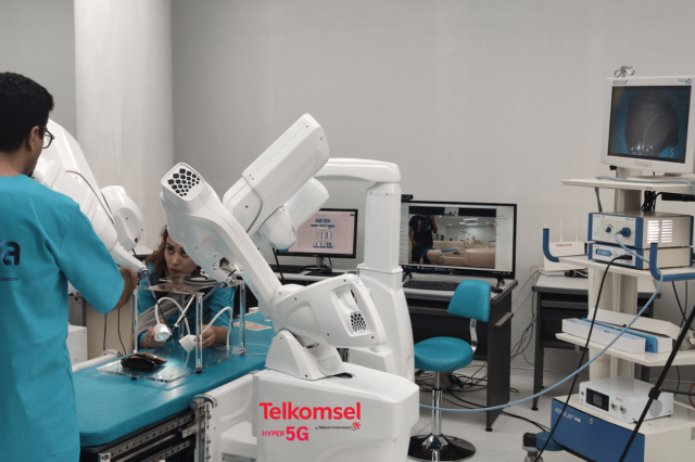 Jaringan 5G Telkomsel Dukung Uji Coba Inovasi Robotic Telesurgery Pertama di Indonesia