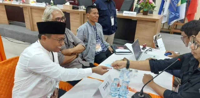 Miptahudin Resmi Daftar Calon Anggota DPD RI dari Banten ke KPU