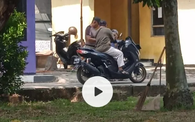 Viral! Trantib Kecamatan Rajeg di Duga Pungli ke Pengendara Motor