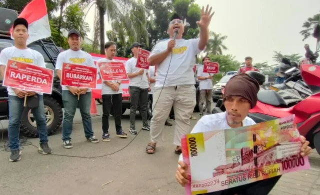 Rugi 2,89 Triliun, Janur Gelar Aksi Tuntut Bubarkan Bank Banten