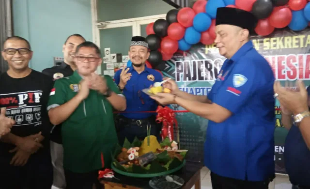 Miliki Sekretariat Baru, Pajero Indonesia Family Chapter Captain Raya Santuni Puluhan Yatim