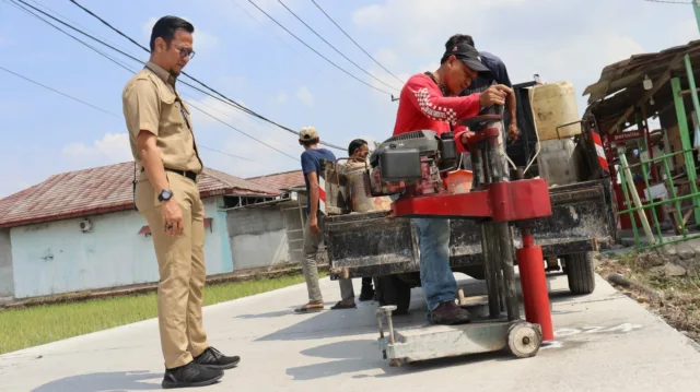 Masyarakat Mekar Baru Apresiasi Pembangunan Jalan Cijeruk-Pasilian