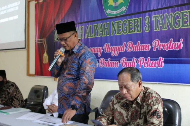 Ketua komite MAN 3 Tangerang, H. Arsyadi angkat bicara, Foto. Pelitabanten.com (Istimewa)