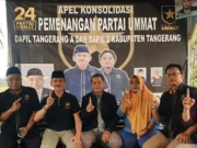 Dengan menggandeng para bacaleg Dapil 2 H Ahmad deklarasikan dirinya di partai umat. Foto (Istimewa)