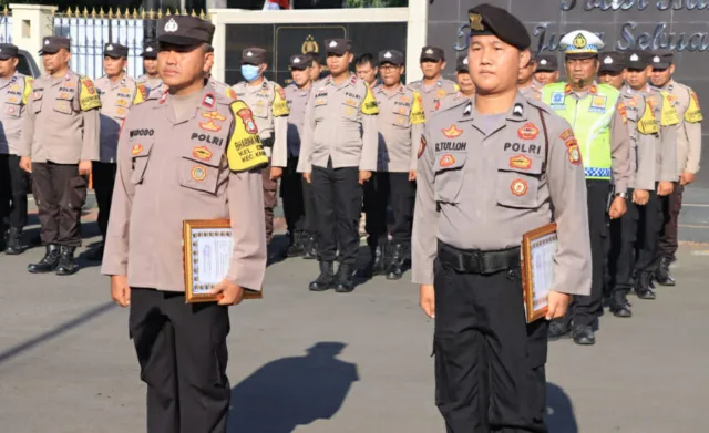 Polisi Berprestasi di Kota Tangerang Diganjar Penghargaan