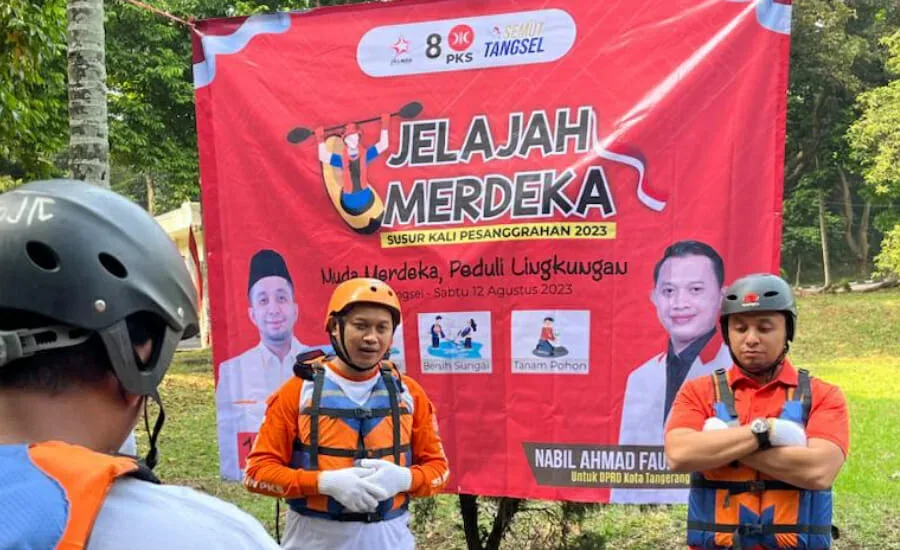 78 Tahun Merdeka, Politisi Muda PKS Habib Idrus Salim Bersama Milenial Bebersih Kali Pesanggrahan