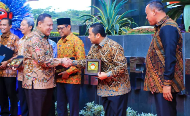 Pemkot Tangerang Terima Penghargaan dari KPK