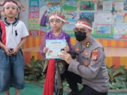 Peduli Budaya Literasi, Polisi Distribusi Buku Bacaan di Karawaci Tangerang