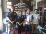 Utusan KESBANGPOL mengunjungi kantor sekertariat DPD GARNIZUN yang ada di wilayah perum bumi pasar Kemis, Foto. (Istimewa)