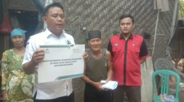 Endan mewakili Kepala Desa Rancalabuh mengucapkan terima kasih kepada pimpinan perusahaan PLTU Banten 3,Foto (Istimewa)