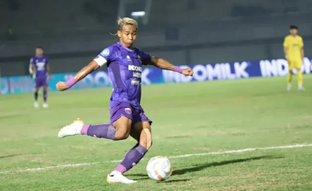 Bermain Kandang, Persita vs Persik Skor 2-2