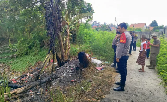 Polisi Awasi Warga Tidak Sembarang Bakar Sampah dan Ban Bekas di Tangerang