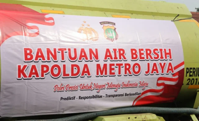 Polisi Lepas 120.000 Liter Air Bersih untuk masyarakat Tangerang di 24 Lokasi