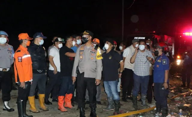 Khawatir Ganggu Penerbangan, Wali Kota Pantau Penanggulangan Kebakaran TPA Rawa Kucing