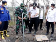 Selain Water Boombing, Proses Pemadaman TPA Rawa Kucing Gunakan Metode Injeksi