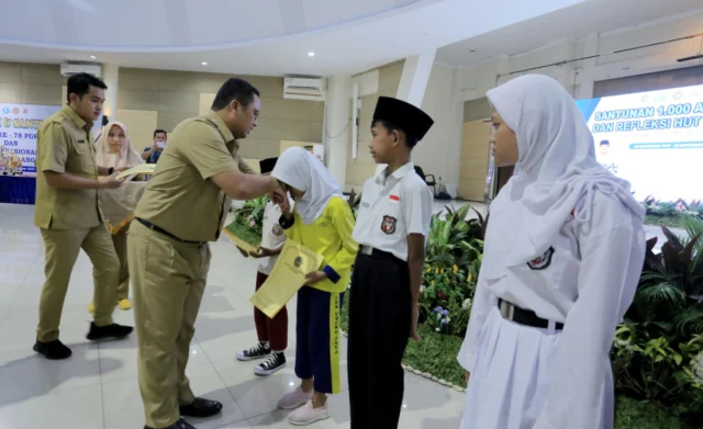 Peringatan Hari Guru Nasional, Dindik Kota Tangerang Santuni 1000 Anak Yatim