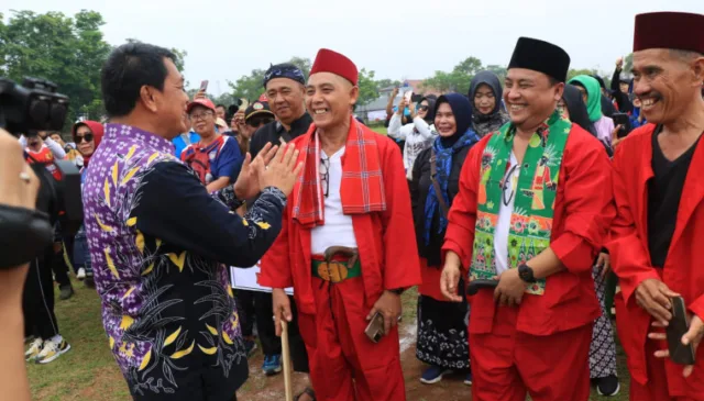 Sekretaris Daerah (Sekda) Kabupaten Tangerang Moch Maesyal membuka olahraga untuk guru cabang, Foto (Istimewa)