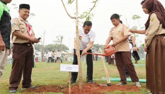 Pj Bupati Tangerang Andi Ony berserta unsur Forkopimda Kabupaten Tangerang menanam 100 pohon di Suvarna Sutera, Foto. (Istimewa)