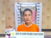 Seorang debitur yang bacok mata elang berinisial D (38), kini di amankan reskrim polsek pasar Kemis, Photo: (Istimewa)