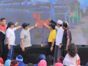 Roadshow Pembangunan, Arief-Sachrudin Resmikan Alun-Alun Periuk