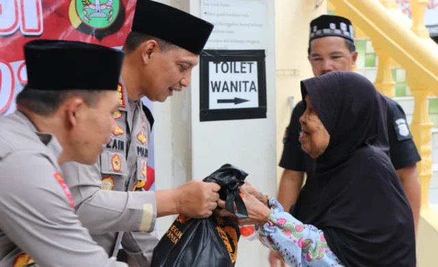 Pesan Pemilu Damai, Kapolres Gelar Bakso Polri Presisi di Batuceper Tangerang