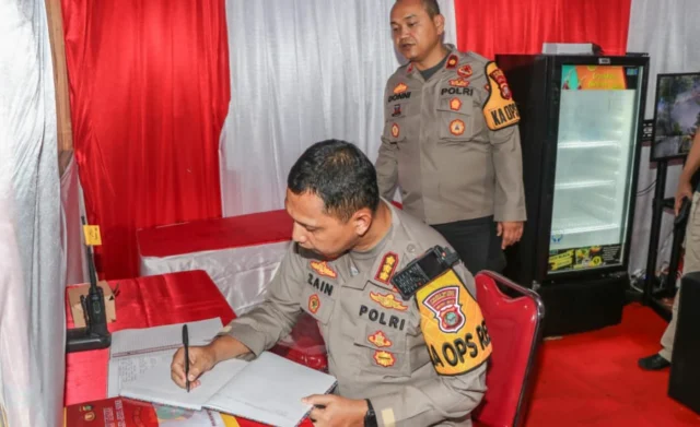 Perayaan Natal 2023, Kapolres Tangerang Kota Cek Pengamanan di Gereja-Gereja