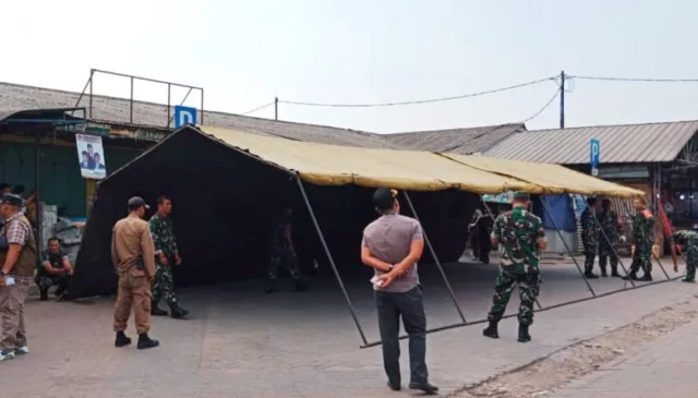 Pemkab Tangerang membuka posko atau tenda informasi revitalisasi Pasar Kutabumi guna melayani masyarakat, Foto. (Istimewa)