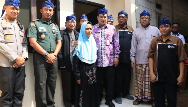 Sekda Kabupaten Tangerang, Komandan Korem 502 Brigjen TNI Putranto Gatot, dan Kapolresta Tangerang Kombes Pol Dr. Sigit Dany Setiyono secara, Foto, bersama-sama. (Istimewa)