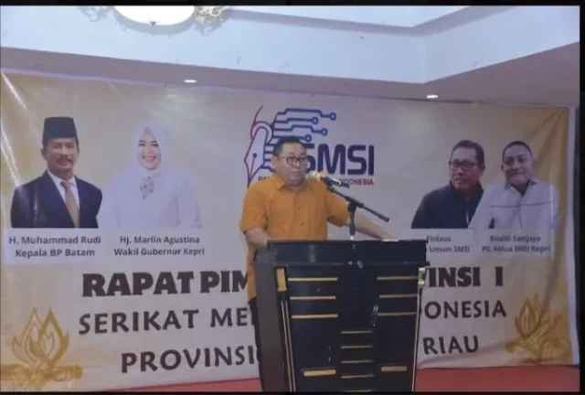 Ketua Umum SMSI Pusat Firdaus dan Wakil Ketua Umum Yono Hartono, bertempat di Hotel Golden View, Bengkong, Kota Batam, Foto. (Istimewa)