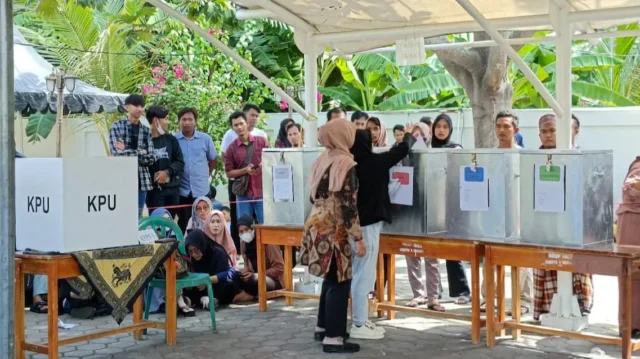 Pemungutan suara di TPS simulasi di Halaman Kantor Kecamatan Mauk, Kabupaten Tangerang,Foto.(Istimewa)