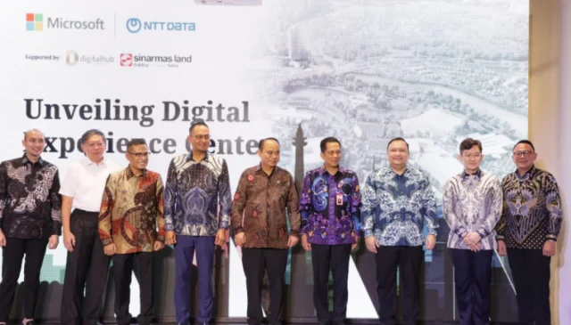 Pj Bupati Tangerang Andi Ony mendampingi Menkominfo pada peresmian Digital Experience Center (DXC) Sinarmas Land, Foto. (Istimewa)