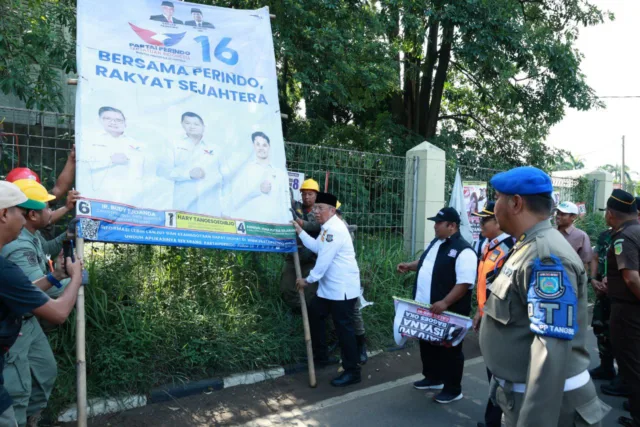 Masuki Masa Tenang, Benyamin Instruksikan Satpol PP untuk Tertibkan Alat Peraga Kampanye