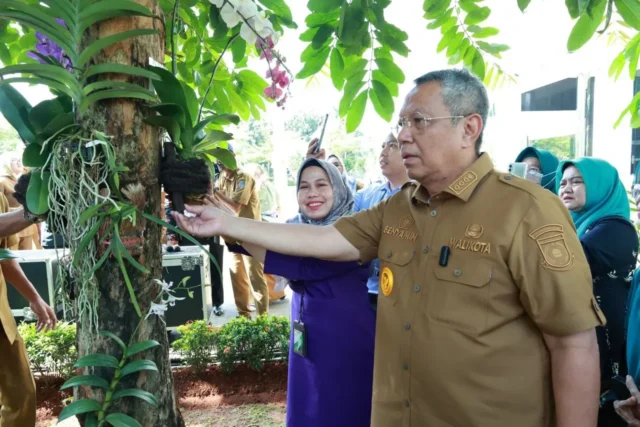 Jadi Ikon Tangsel, Benyamin Ajak untuk Menanam Anggrek