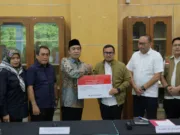 Bersama Kemensos, BNPB dan DPR RI, Pilar Serahkan Bantuan Sosial untuk Masyarakat