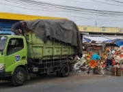 Pemkot Tangsel Angkut Ratusan Ton Sampah Selama Libur Lebaran