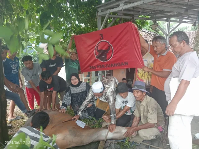 Tika Kartika Sari, DPRD Terpilih periode 2024-2029 dari Dapil 3 Kabupaten Lebak merayakan Idul Adha bersama rakyat, pada Senin (17/06/2024).