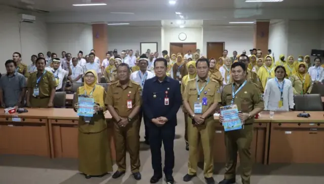 Pejabat (Pj) Bupati Tangerang Andi Ony melepas 100 petugas untuk memeriksa kesehatan, Foto. (Istimewa)