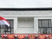 Mahasiswa STISIP Banten Raya magang di KPU Provinsi Banten, foto pada Kamis (08/08/2024).